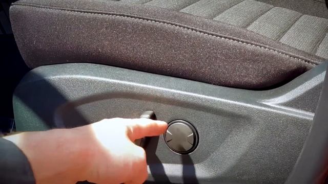 2020 Ford Edge SEL | How to Adjust the Drivers Seat