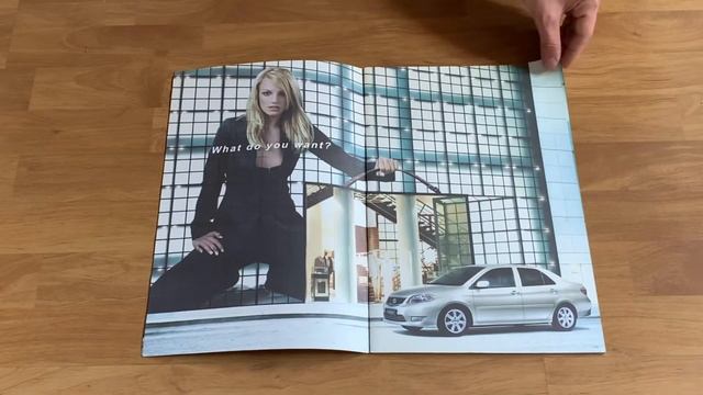 Unboxing: Britney Spears Toyota Catalogue  Бритри Спирс