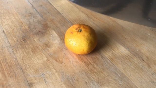 How to Eat a Mandarin Orange