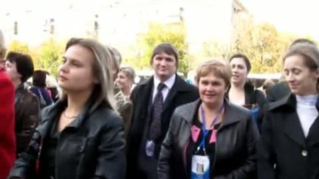 Свечи жгут и зажигают