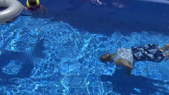 Lina İle Havuz Keyfi Vlog! Prenses Lina