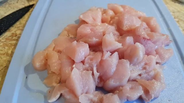 КУРИЦА С ШАМПИНЬОНАМИ В СЛИВОЧНОМ СОУСЕ