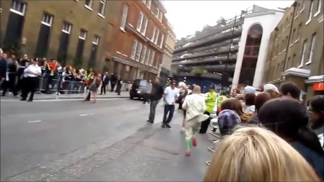 Кори Тейлор бежит за парнем