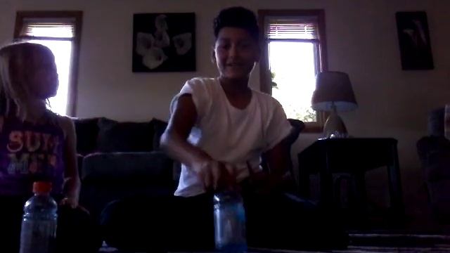 Water bottle flip challenge Teana Vs Mauricio