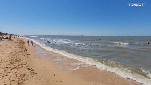Голубицкая Азовское море сегодня 2 июля 2024. Обстановка на пляже море и погода сейчас