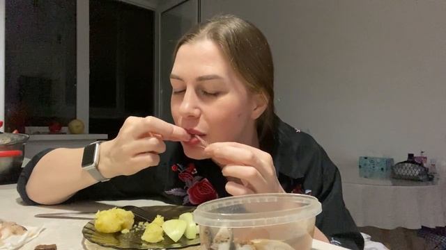 Ночной ЗАЖОР? ОБЖОРА? Город засыпает? Просыпаестя АППЕТИТ? МУКБАНГ Килька? Картошка? #Тюмень