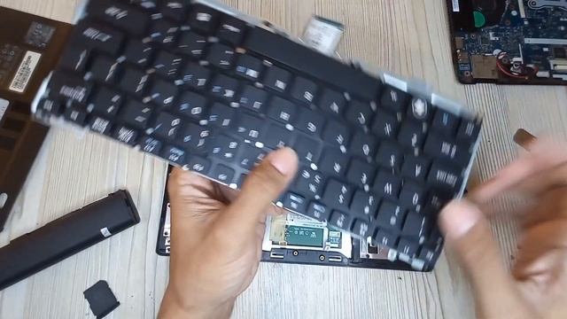 CARA BONGKAR DAN GANTI KEYBOARD LAPTOP ACER ASPIRE ONE 756 || REPALCE KEBOARD ACER ASPIRE ONE 756