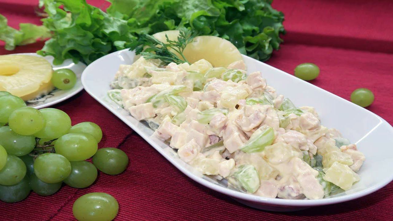 Самый Дамский каприз. Салат с ананасами и копченой куриной грудкой