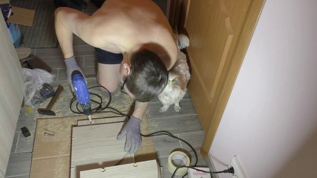 Собираю высокий шкаф в однеху!