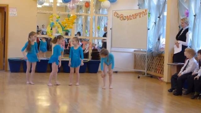 Праздник 8 марта  у первоклашек - 2014. Часть - 10