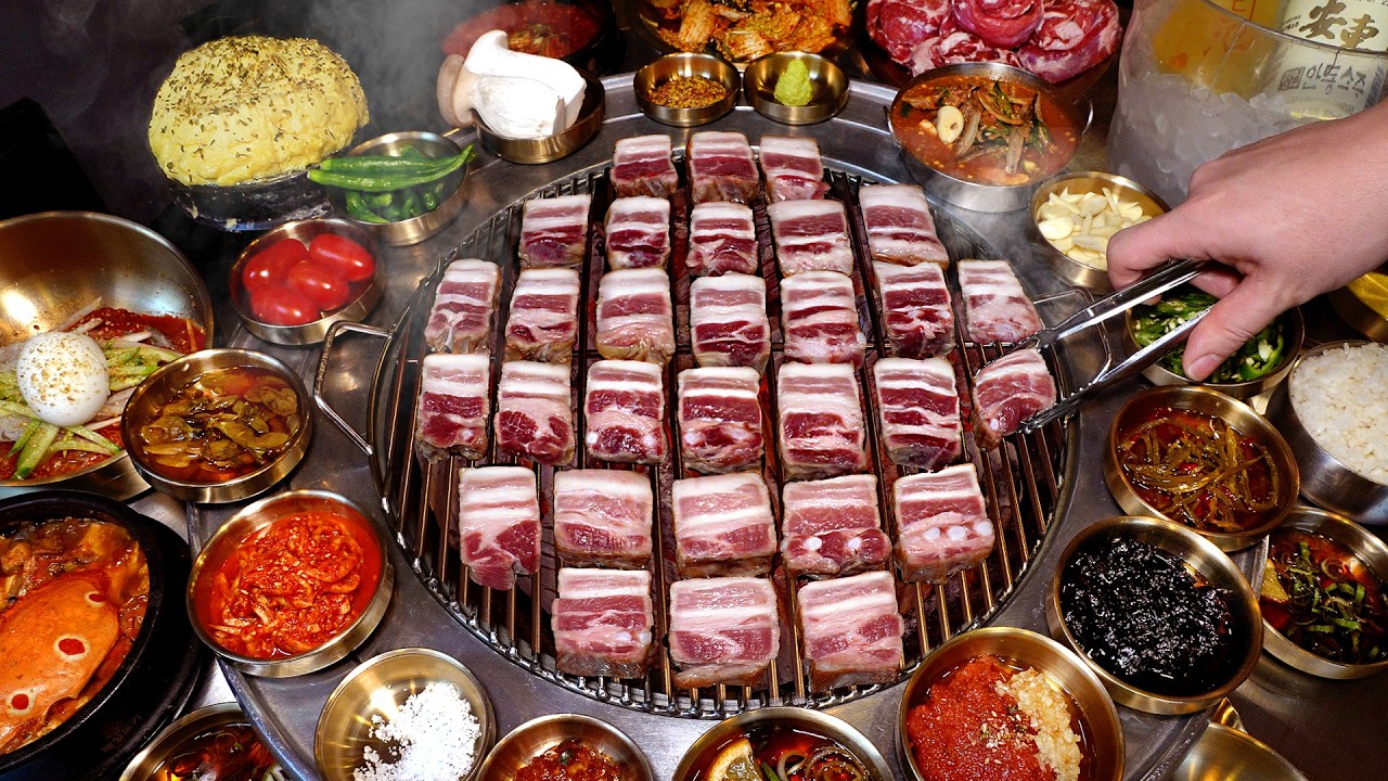 Видео о еде из свиной грудинки. Корейское барбекю.Корейская уличная еда.