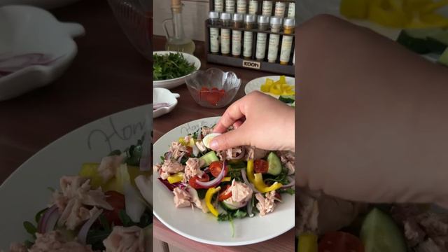 Вкусный и сытный салат с тунцом