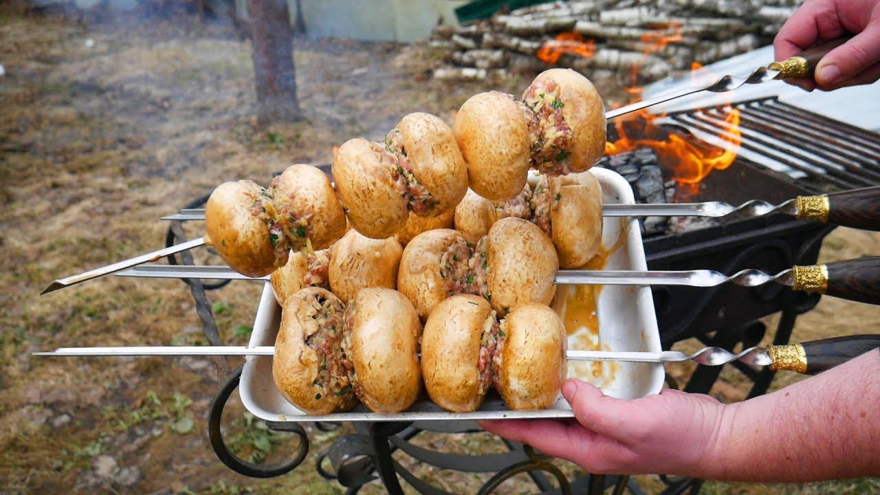 С такими грибами и шашлык не нужен - Грибы фаршированные мясом на мангале. Новый рецепт.