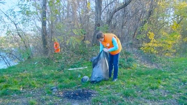 Волонтеры Армавира в рамках акции «Экодесант» очистили от мусора берега реки Кубань
