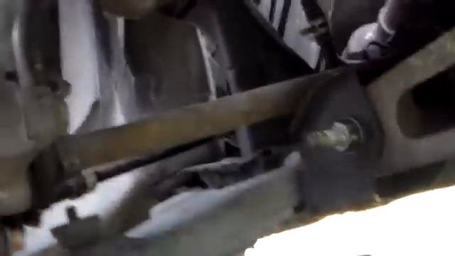 How to replace lower right motor mount Dodge and Plymouth Neon 2000-2005