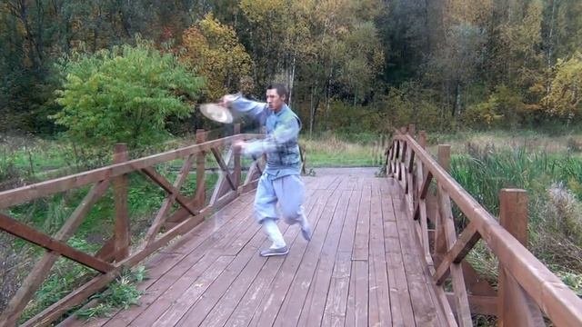 Тайцзи Байун Бол с сырым яйцом
