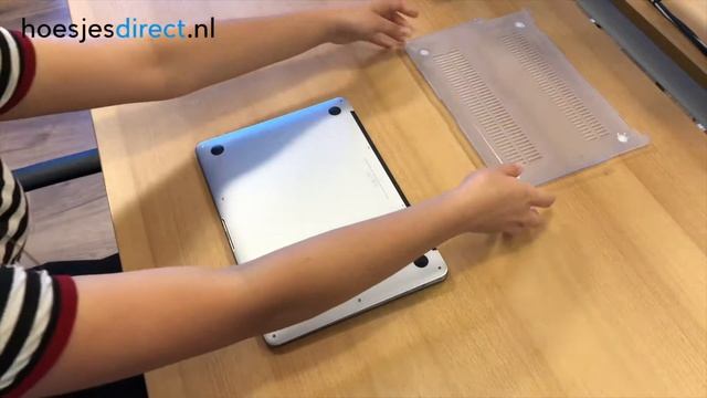 MacBook Air Hardshell Cover Plaatsen - Hoe moet dat?