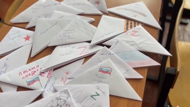 Обучающиеся Ложковской школы изготовили около 500 окопных свечей
