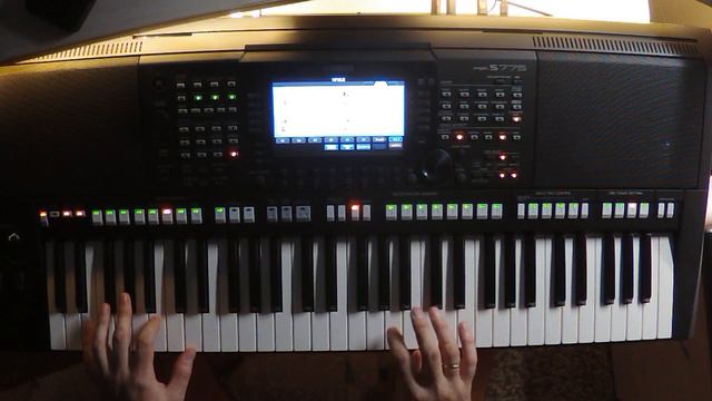 Yamaha PSR s775 Бухгалтер