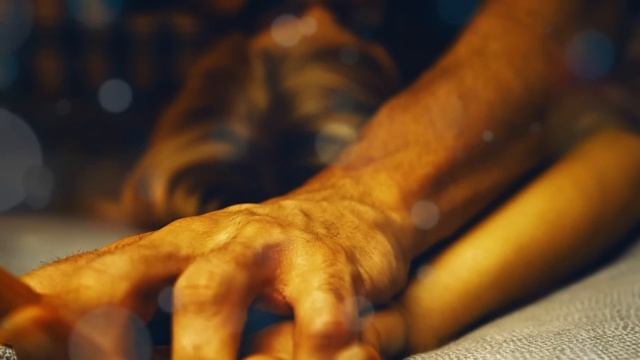 Она явилась по вызову в богатый дом, и увидела свое фото на столе хозяина…