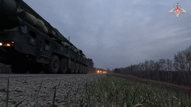 Расчеты ПГРК «Ярс» Йошкар-Олинского ракетного соединения отрабатывают маневренные действия
