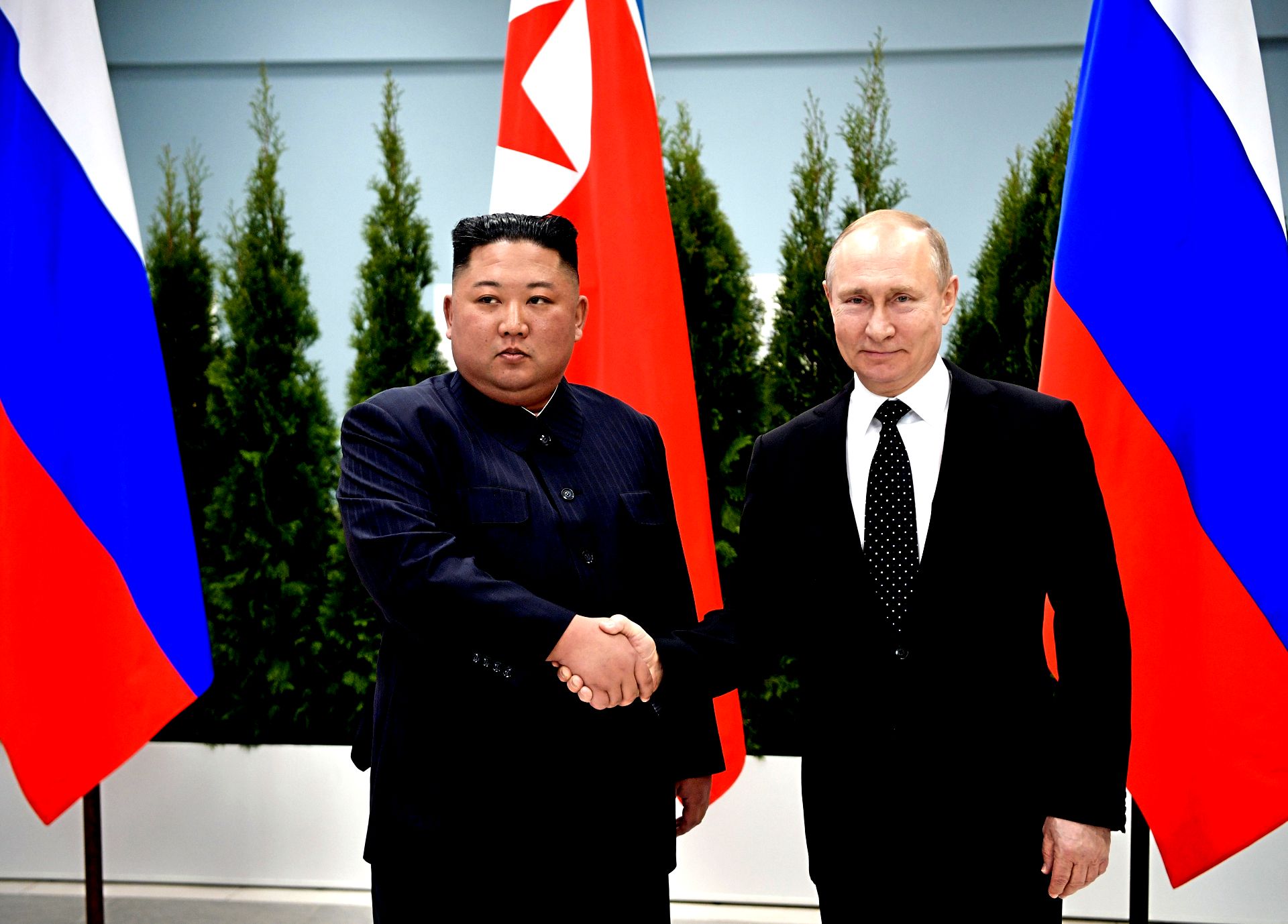 Политолог объяснил, почему КНДР и Россия объединились против Запада