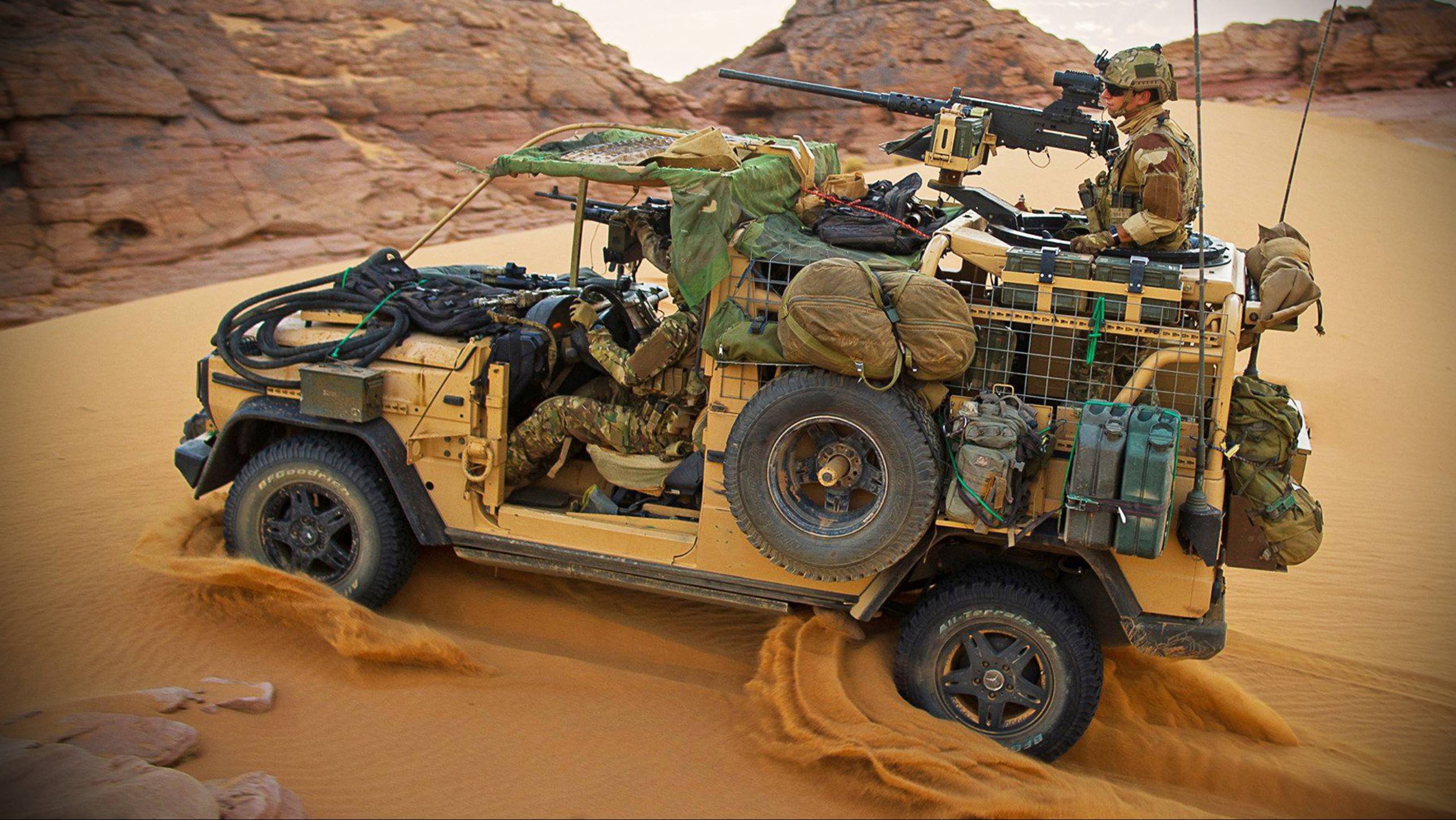 Боевые внедорожники Военно-тактические автомобили