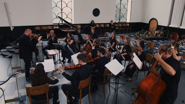 I. Stravinsky: Concerto in E-flat "Dumbarton Oaks"