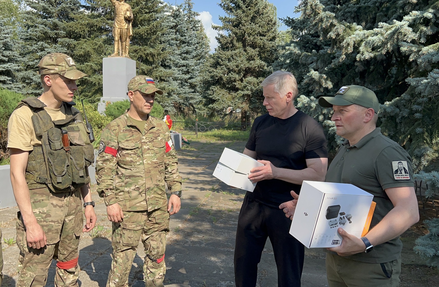Очередную посылку весом 2 тонны доставили на фронт нашим солдатам от жителей Орловской области.