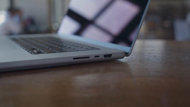 16" M1 Max Macbook Pro // My SURPRISE Experience After 1 YEAR of Video Editing