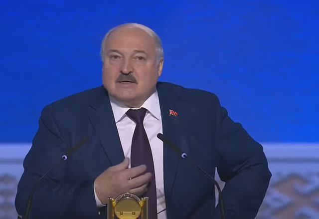 Александр Лукашенко заявил, что ему «советуют» отвернуться от России и завести войска НАТО