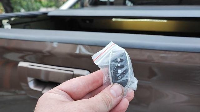Крышка кузова роллета с электроприводом на пикап Грейт Волл Поер