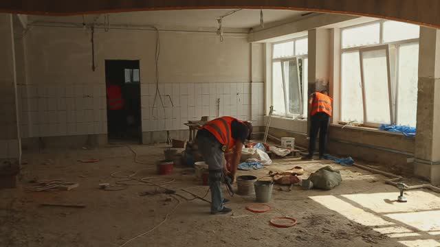 Сахалинская область продолжает ремонт в школе № 19 Шахтерска