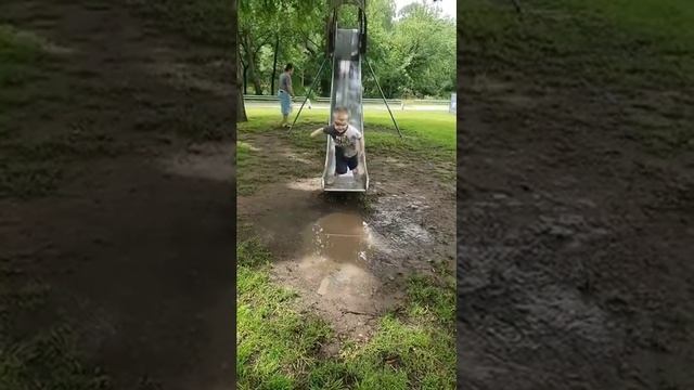 Зимой бы в лужу не сел.