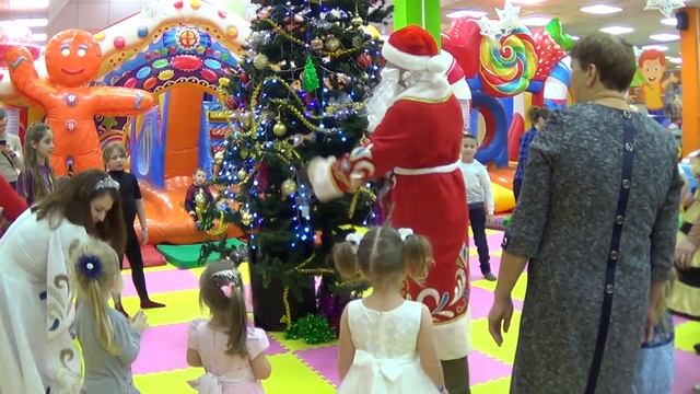 Новогодние представление в дк Антошка