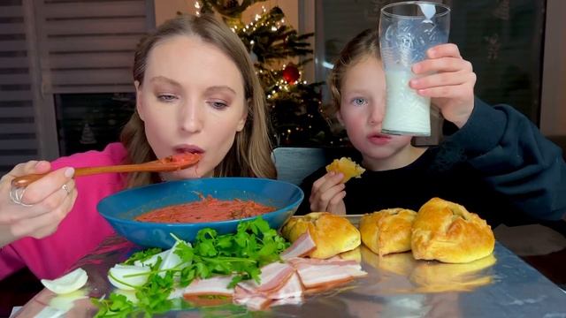 ПРОПАЛИ ИЗ-За болезни | МУКБАНГ домашний борщ , эчпочмаки, сало ,