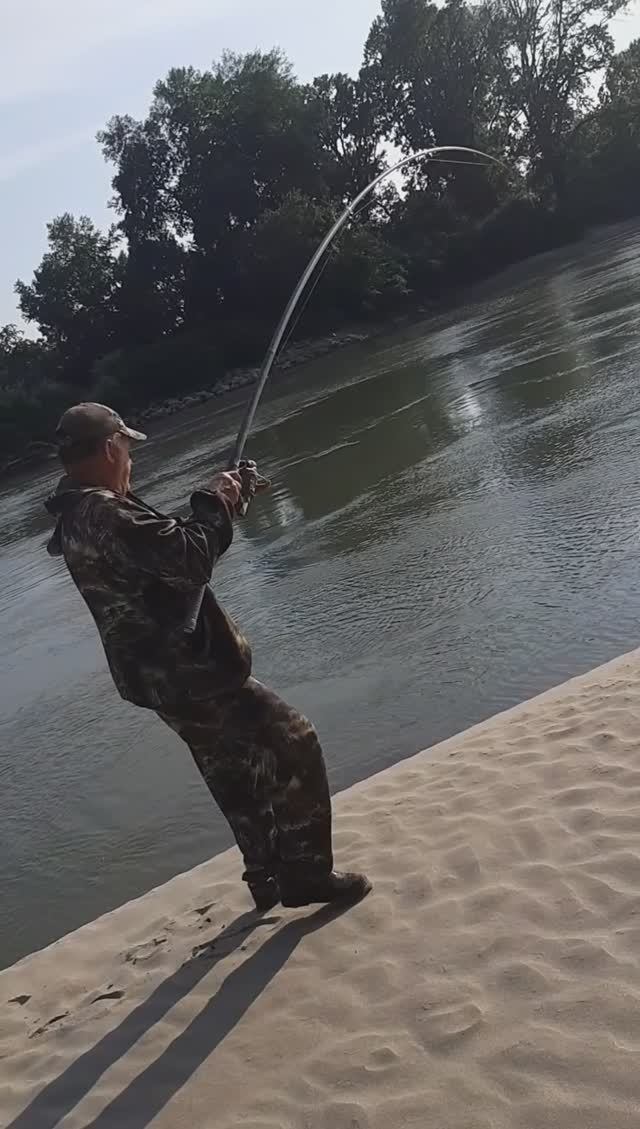 Жесть!!! Огромный Амур на Удочку.