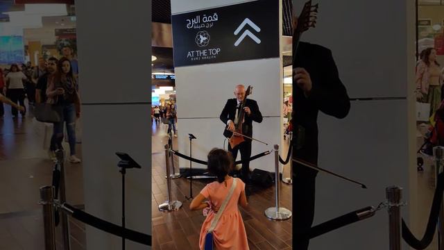 Beautiful Violin played at Dubai Mall
