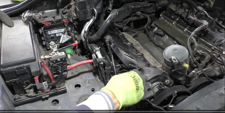 Замена клапанных крышек двигателя на Range Rover Sport 5,0 Ленд Ровер Спорт 2012 3часть
