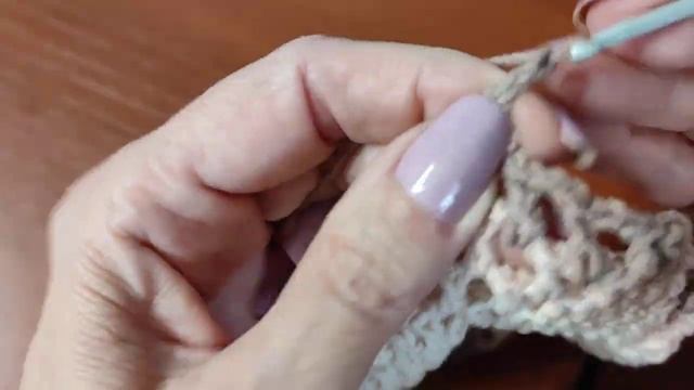 Красивый берет крючком. Подробное видео для начинающих.