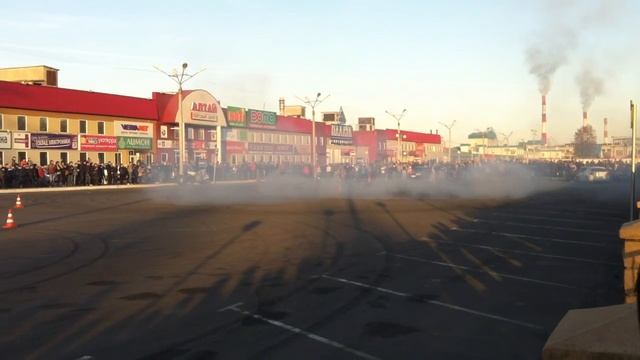 14.10.12. Барнаул.Финальный отжиг Chaser и BMW..MOV