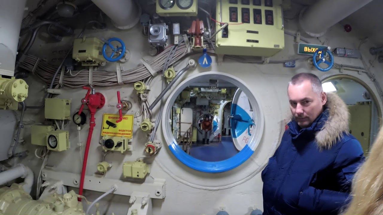 Подводная лодка на Химкинском водохранилище.