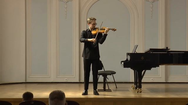 Эмиль Мухаметшин: Niccolo Paganini - Variations on "God save the King" for solo Violin, Op.9
