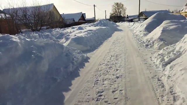 Отойдя с метели еле,Выражаю личный взгляд„Я в гробу видал метели, В белых тапках снегопад! "