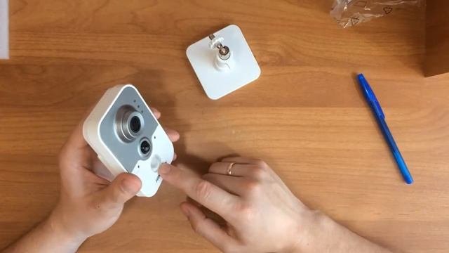 IP-камера HIKVISION DS-2CD2442FWD-IW