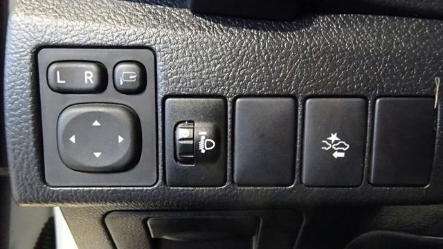 TOYOTA AURIS HYBRID FEEL EDITION 1 8 136CV GASOLINA+ELECTRICO AUTO 33090 BLANCO