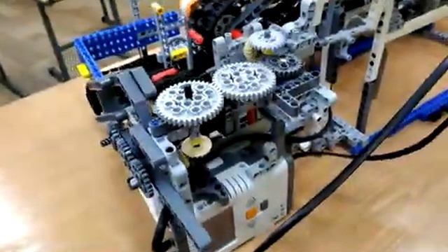 Конвейерная система из конструктора Lego MINDSTORMS EV3