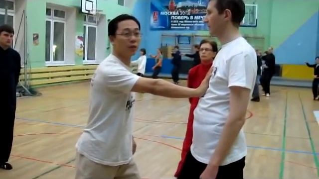 Ван Лин Снующий челнок направо и налево [2]