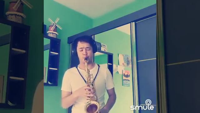 "Сагынам" на саксофоне.