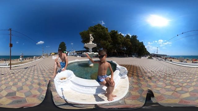 Отдых в пандемию, Севастополь, пляж Учкуевка, 36 градусов, VR/360/5K, 08.08.2020
